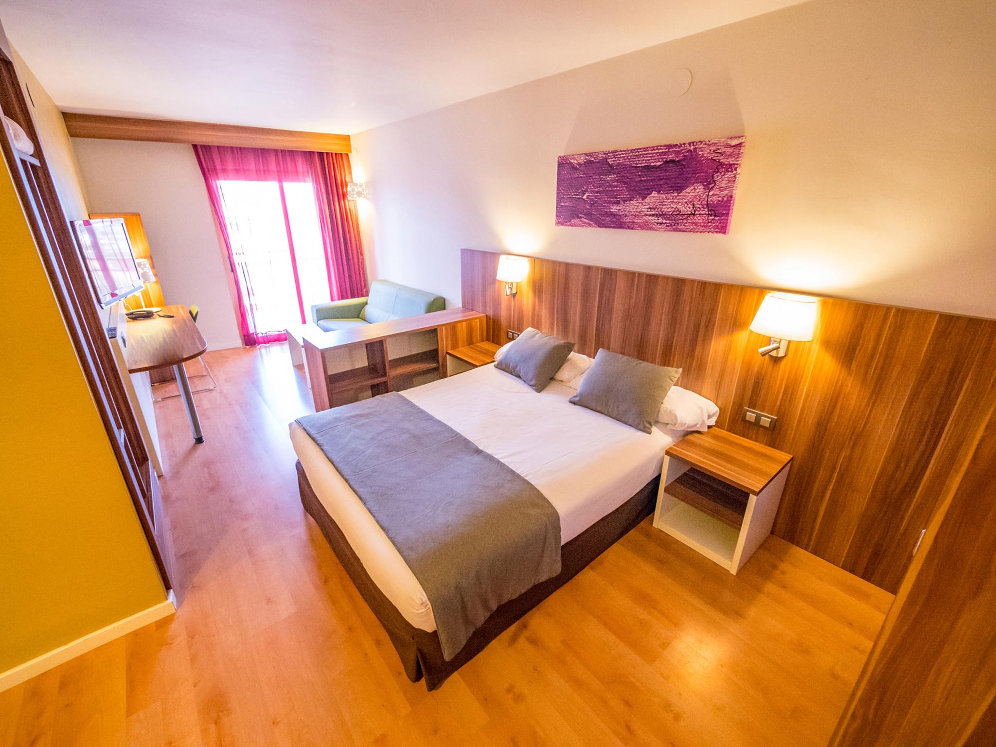Golden Avenida Family Suites 4* Salou Exteriör bild