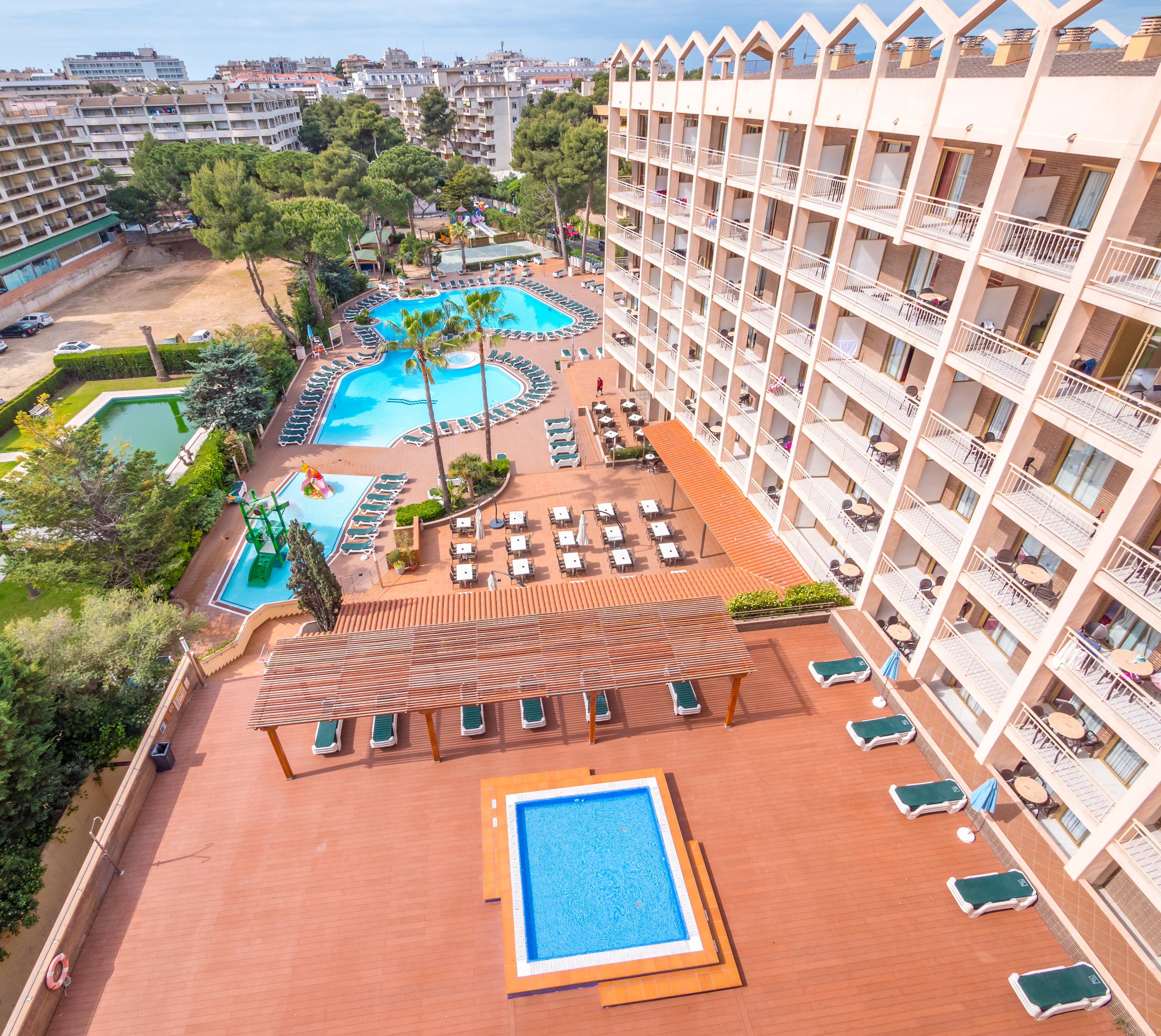 Golden Avenida Family Suites 4* Salou Exteriör bild
