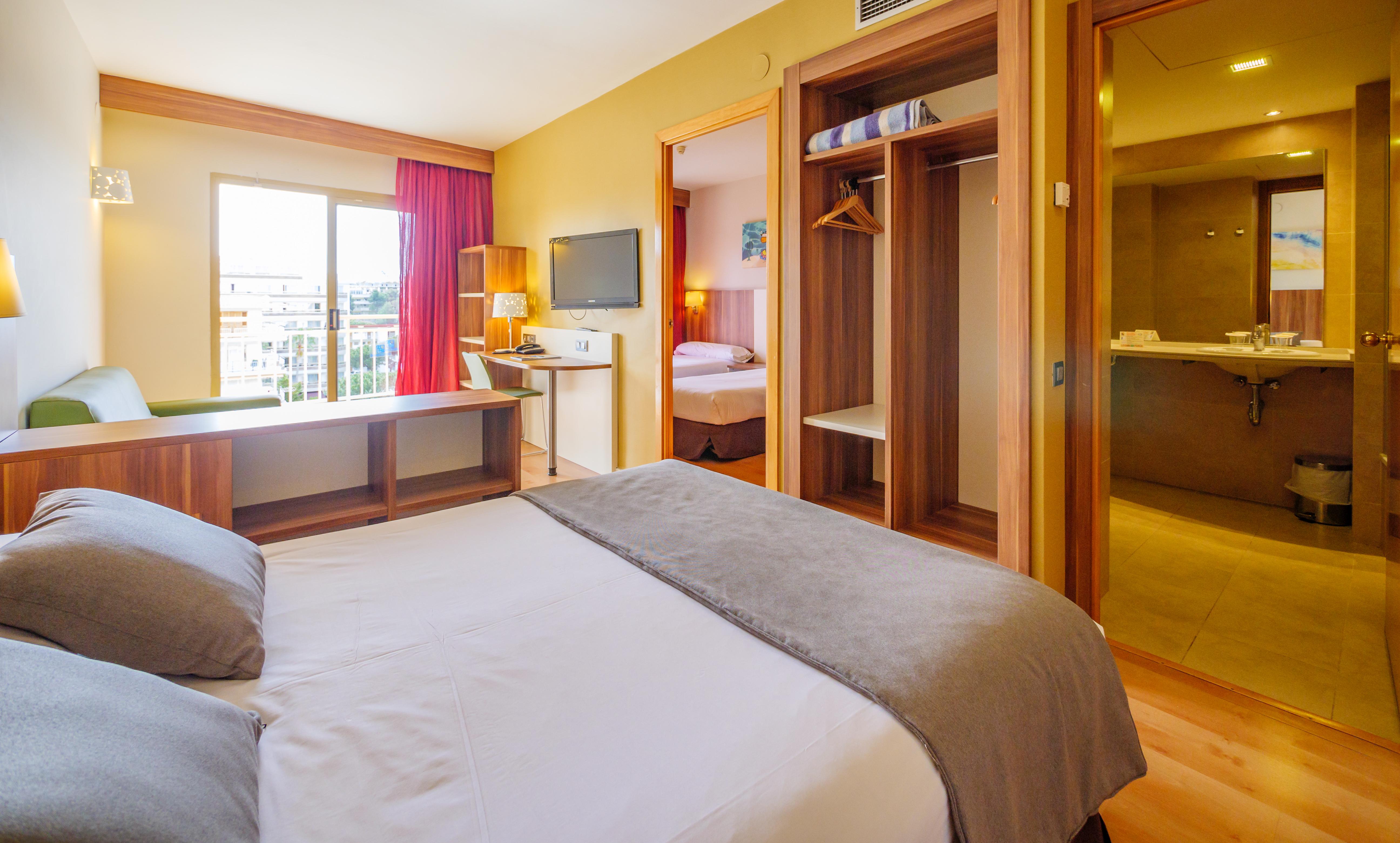 Golden Avenida Family Suites 4* Salou Exteriör bild