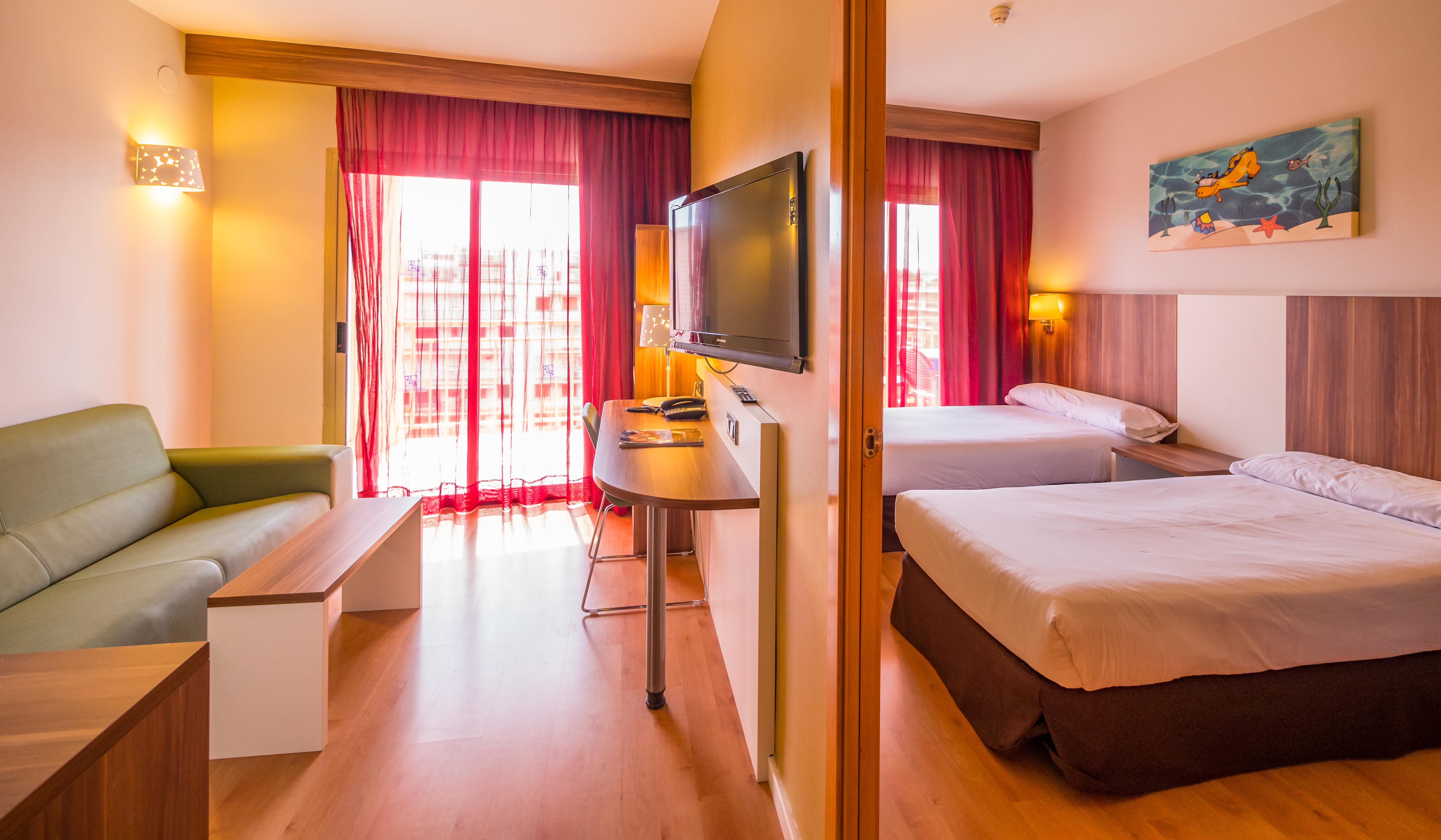 Golden Avenida Family Suites 4* Salou Exteriör bild