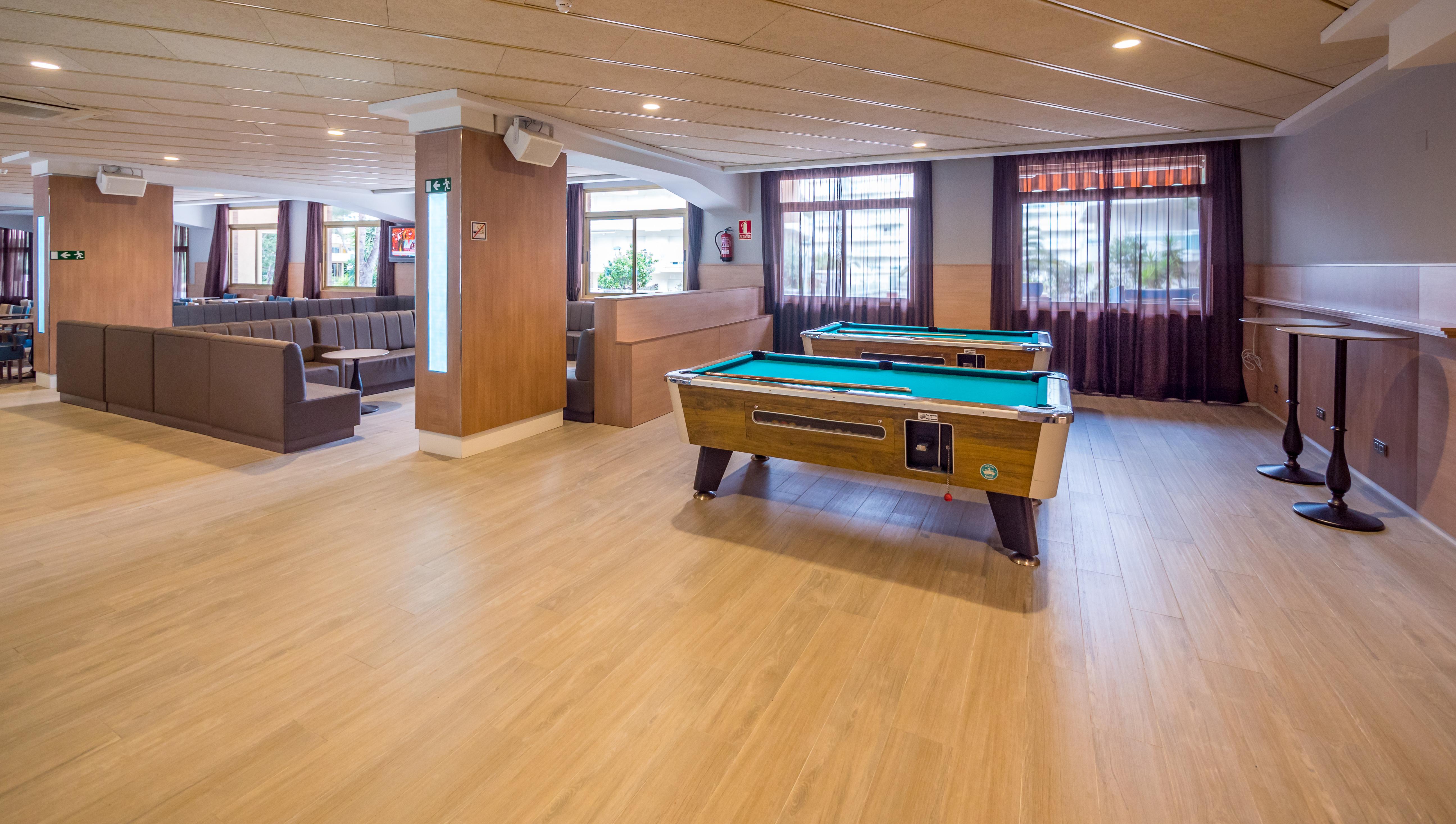 Golden Avenida Family Suites 4* Salou Exteriör bild