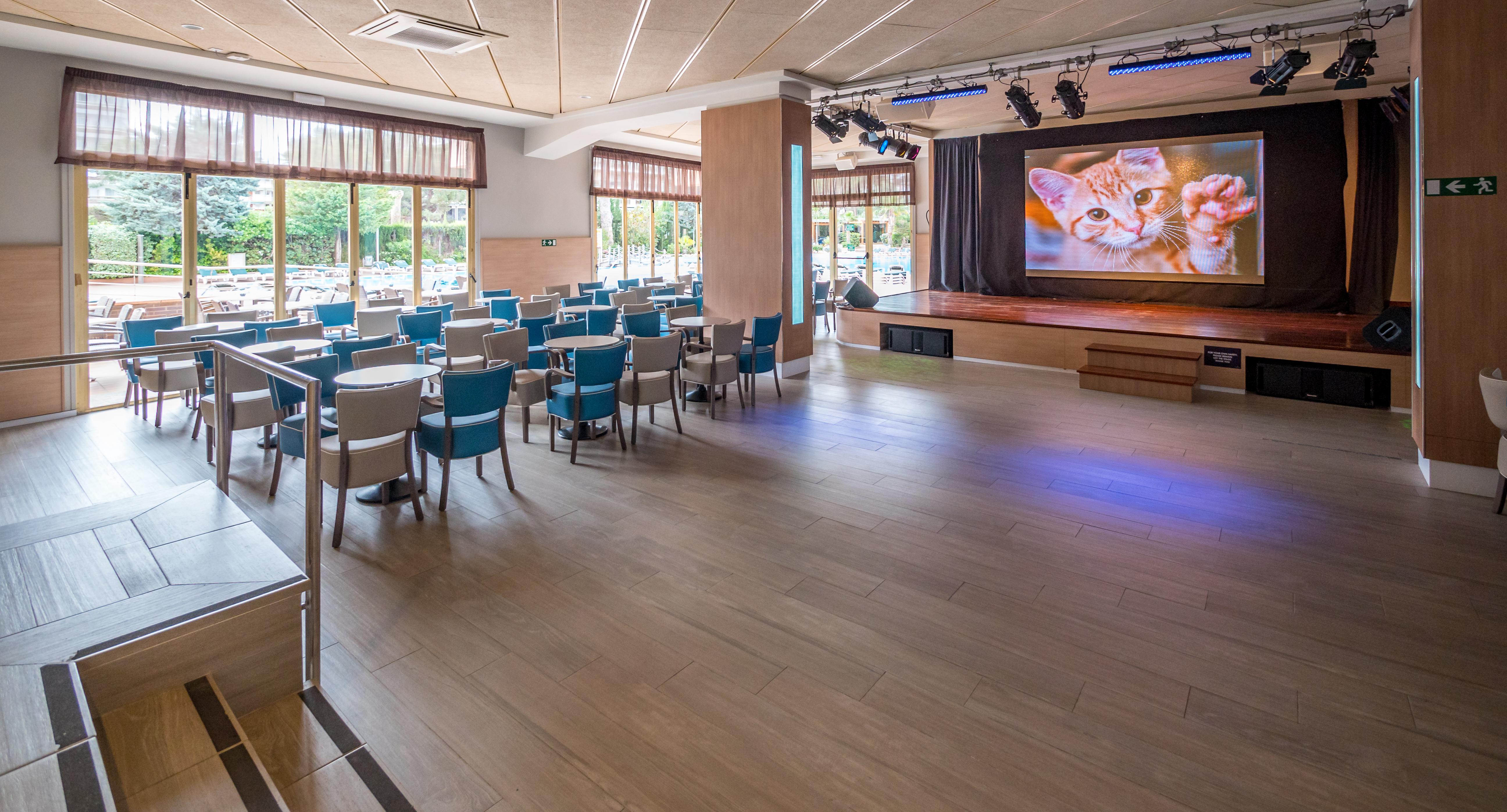 Golden Avenida Family Suites 4* Salou Exteriör bild