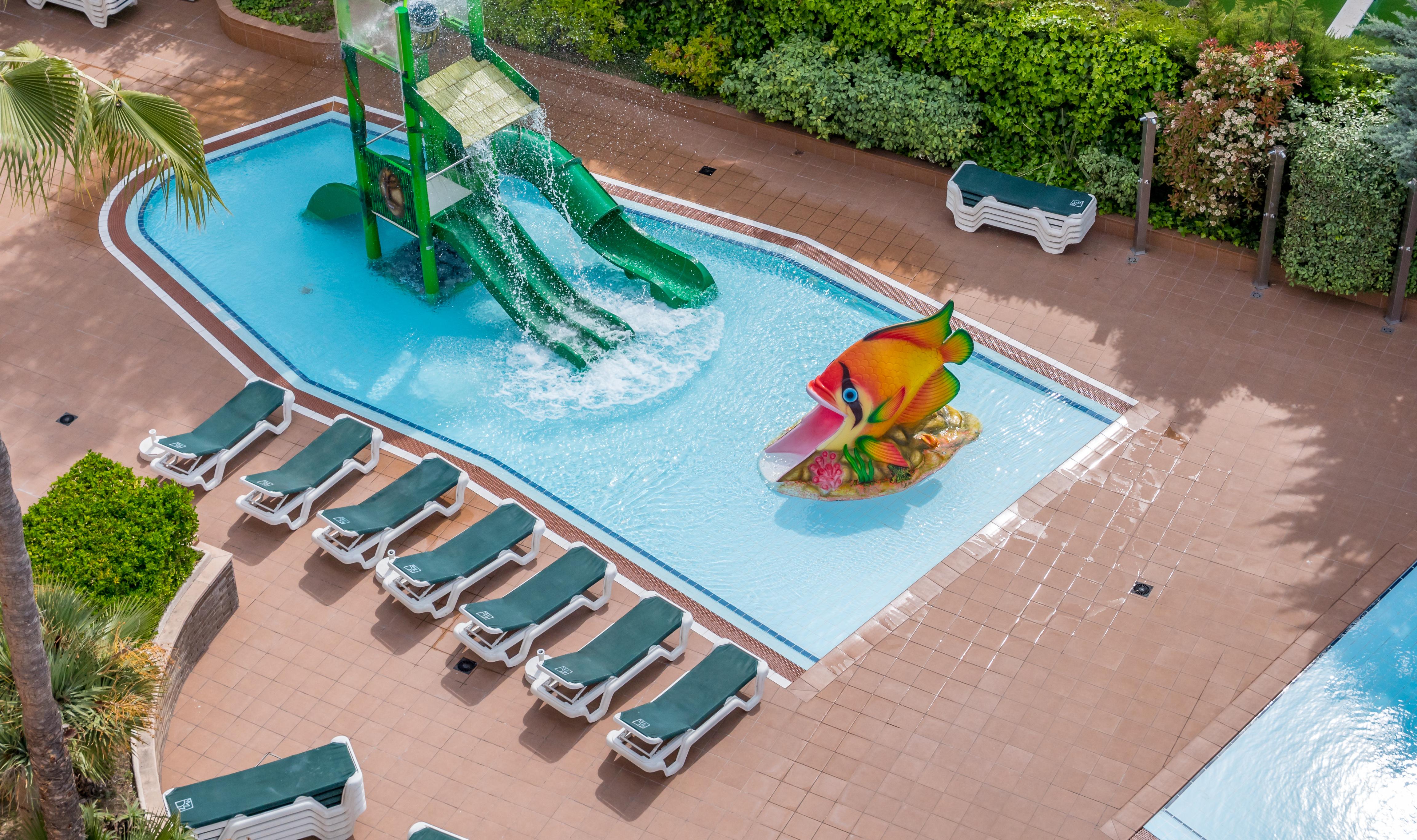 Golden Avenida Family Suites 4* Salou Exteriör bild