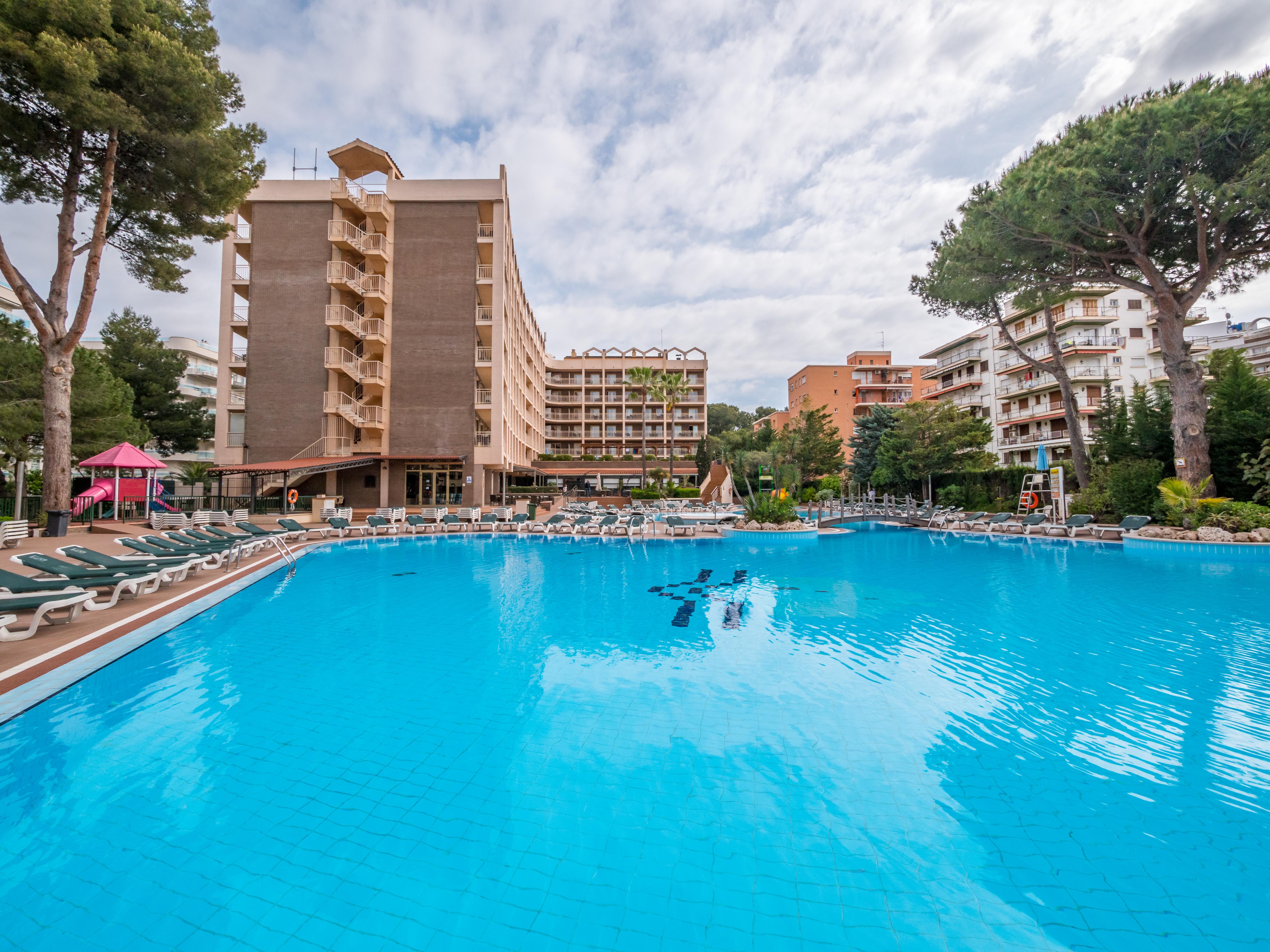 Golden Avenida Family Suites 4* Salou Exteriör bild