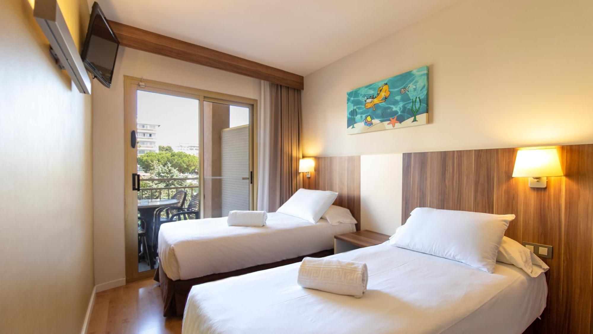 Golden Avenida Family Suites 4* Salou Exteriör bild