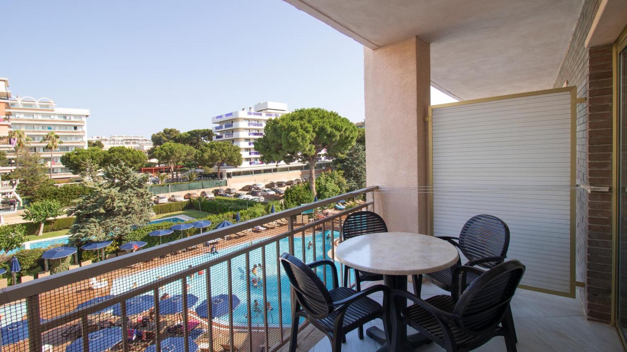 Golden Avenida Family Suites 4* Salou Exteriör bild