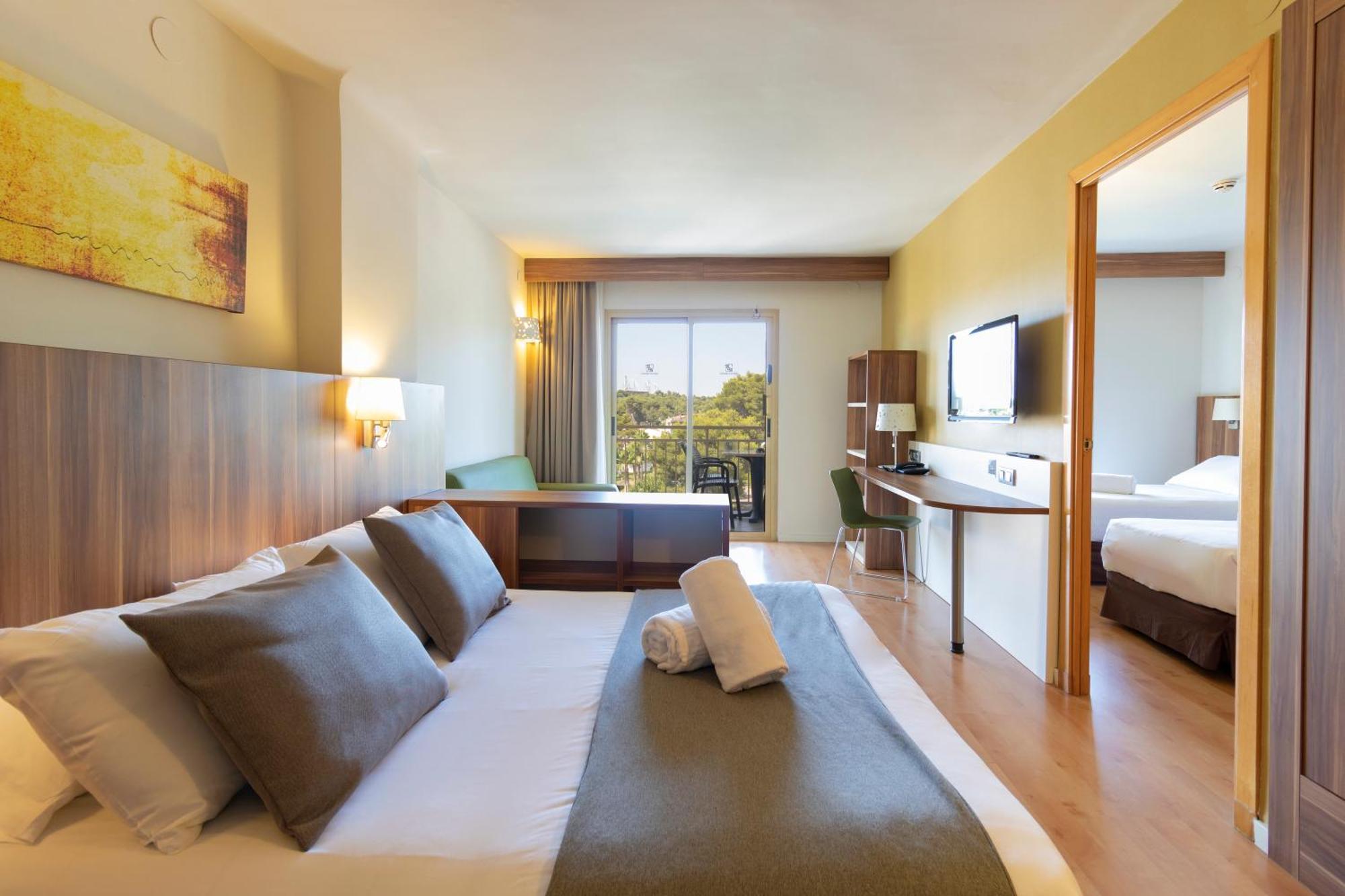 Golden Avenida Family Suites 4* Salou Exteriör bild