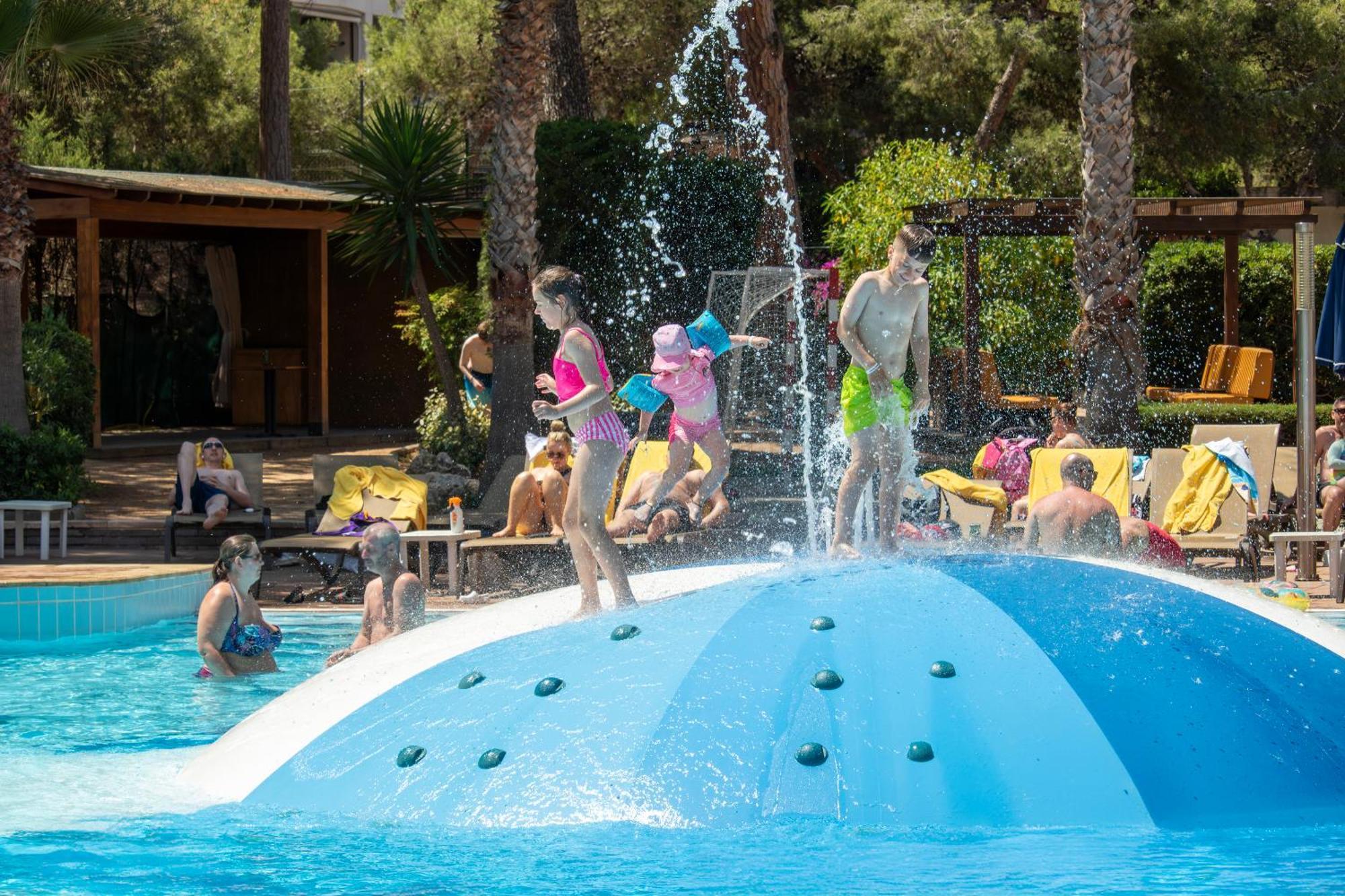 Golden Avenida Family Suites 4* Salou Exteriör bild